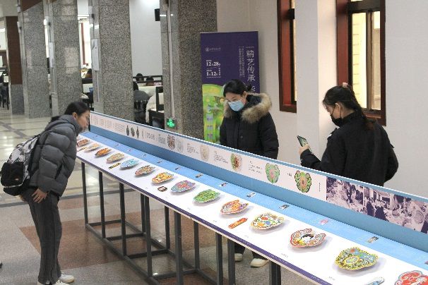 杏彩体育装饰设计装饰纹样的基本原理西安交通大学“精艺传承 华光色蕴：掐丝珐琅彩砂
