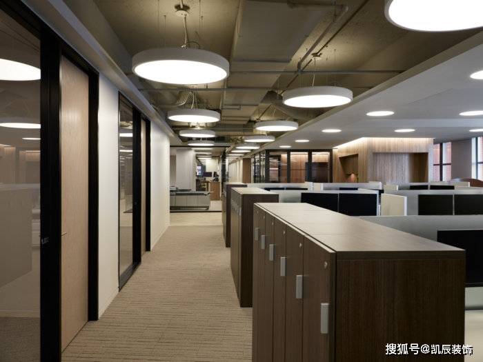 杏彩体育建筑铝板幕墙装饰设计小型公司装修效果图合肥办公室装修1000平办公室装修