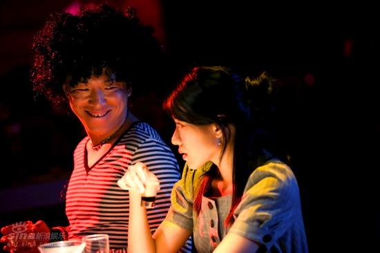 杏彩体育，贺岁电影之《爱呼2：爱情左右
